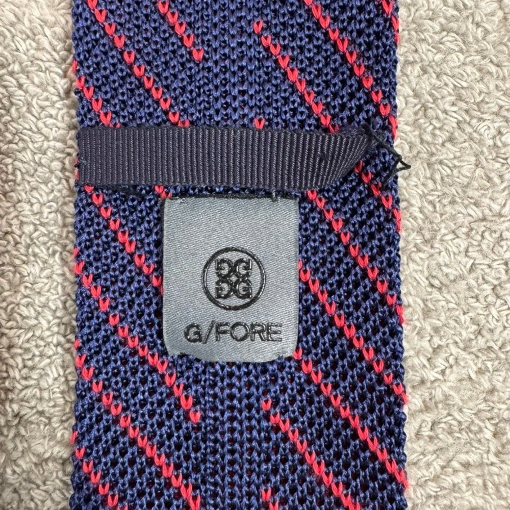 G/FORE Mens Knit Silk Tie Navy Blue Red Diagonal Stripe Square Bottom 56 Inch